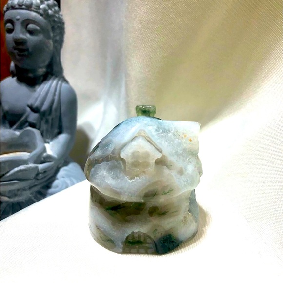 Crystal house sculpture - Picture 1 of 6